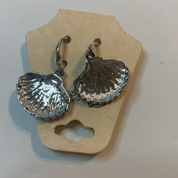 Bella Sur Shell Earrings Silver Plated New - Picture 2 of 4